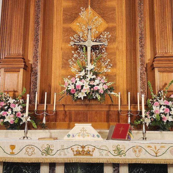 St. Paul's high altar on Easter Sunday 2024