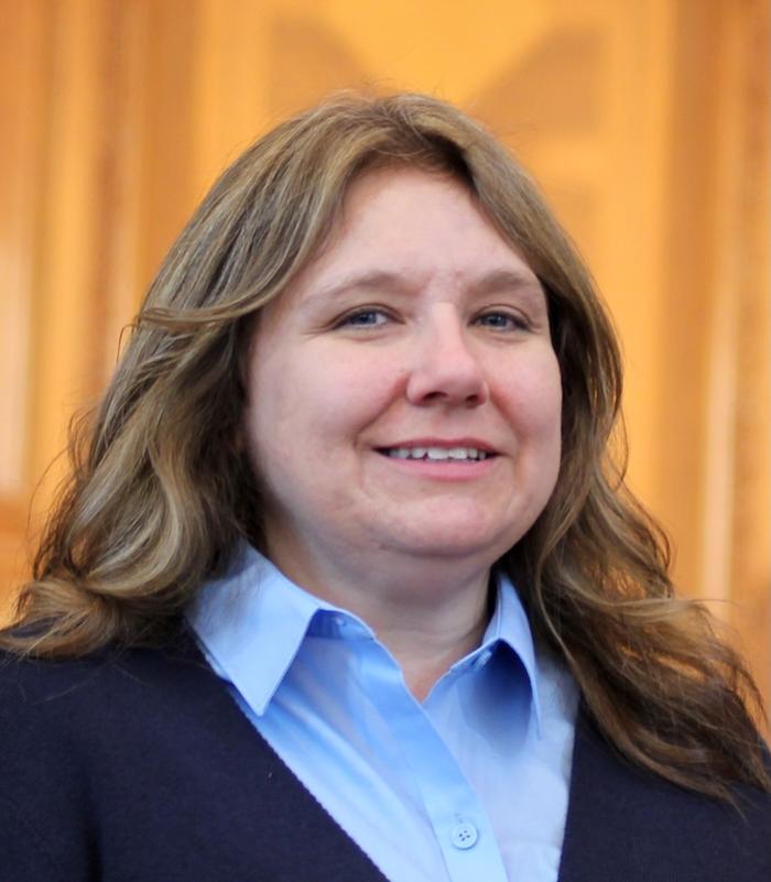 Tammy Lee, Financial Administrator